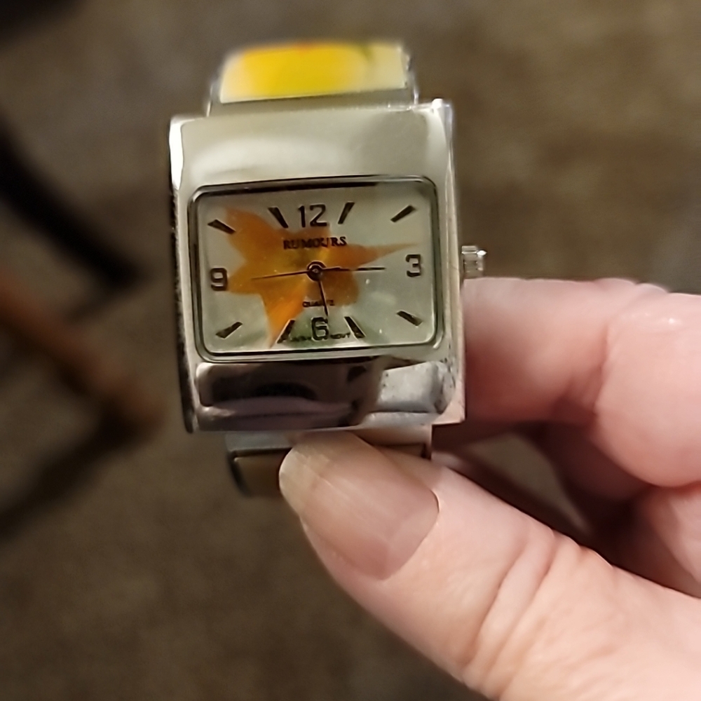 Bundle watches need batteries